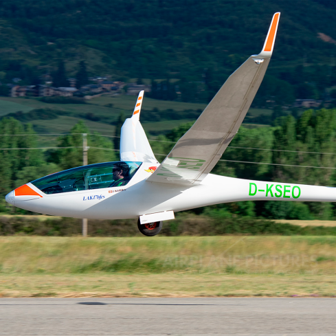 STC-011 UAB LAK 17A
